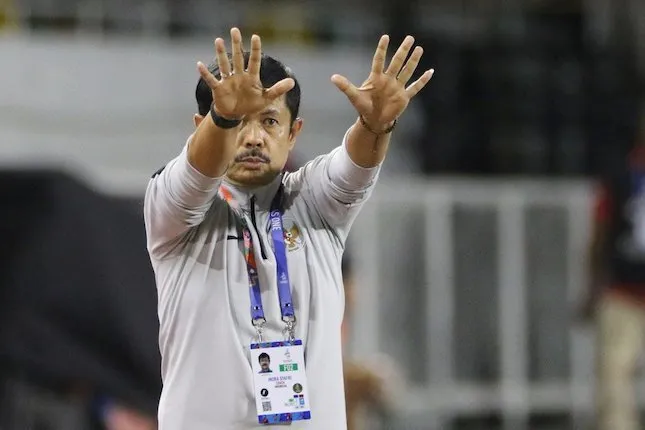 Thầy trò Indra Sjafri đặt mục tiêu giành huy chương vàng SEA Games sắp tới ở Campuchia. Ảnh: ANH PHƯƠNG. Thầy trò Indra Sjafri đặt mục tiêu giành huy chương vàng SEA Games sắp tới ở Campuchia. Ảnh: ANH PHƯƠNG.