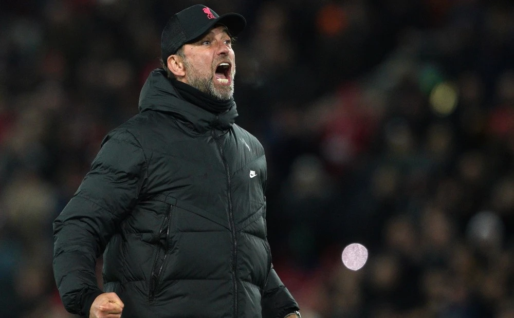 HLV Klopp tức giận và không thể hiểu nổi vì sao Salah không ghi bàn từ chấm phạt đền trong thời điểm nhạy cảm. Ảnh: GETTY.
