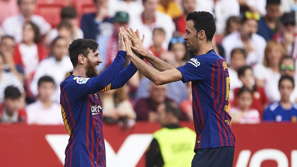 Messi muốn giữ Busquets ở lại Barca nếu anh trở về sân Camp Nou. Ảnh: GETTY.