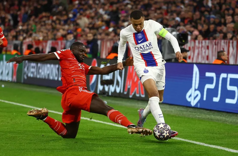 Upamecano từng làm "tắt điện" chân sút mà anh cho là hay nhất thế giới hiện tại. Ảnh: GETTY. Upamecano từng làm "tắt điện" chân sút mà anh cho là hay nhất thế giới hiện tại. Ảnh: GETTY.