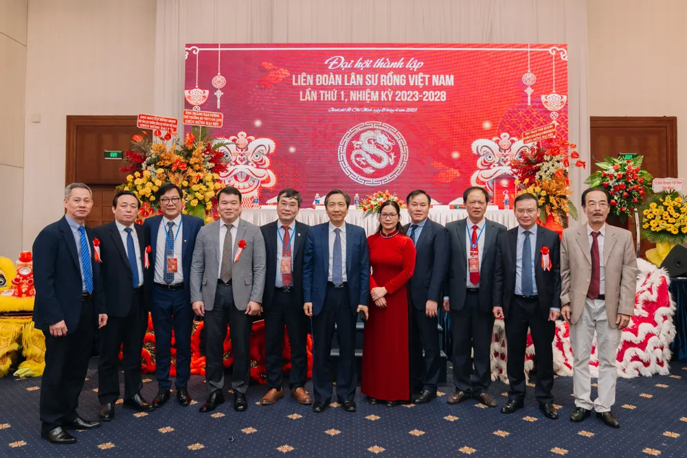 Ban chấp hành Liên đoàn Lân Sư Rồng gồm nhiều nghệ nhân, võ sư uy tín cùng những gương mặt nổi bật của làng nghệ thuật.