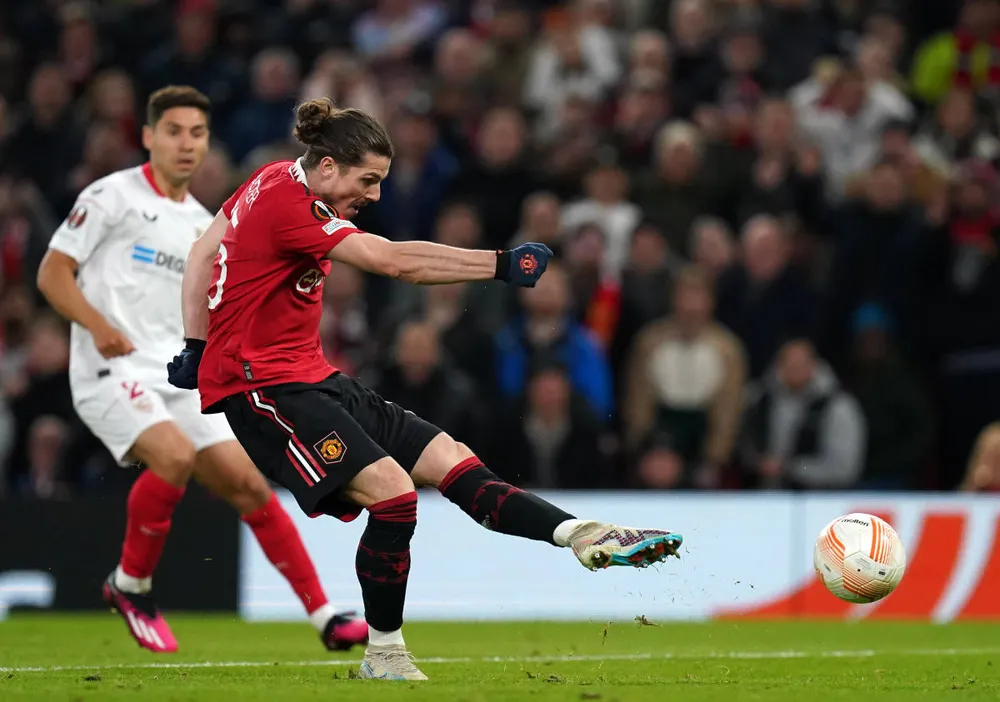 Sabitzer đã lập cú đúp cho Man United nhưng các đồng đội chủ quan để Sevilla gỡ hai bàn ở những phút cuối. Ảnh: GETTY. Sabitzer đã lập cú đúp cho Man United nhưng các đồng đội chủ quan để Sevilla gỡ hai bàn ở những phút cuối. Ảnh: GETTY.