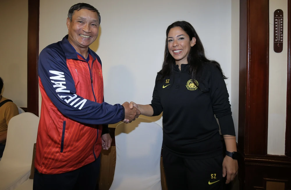 Bà Soleen ví von các học trò như chiếc Kia trong khi tuyển nữ Việt Nam là siêu xe Ferrari. Ảnh: ANH PHƯƠNG.