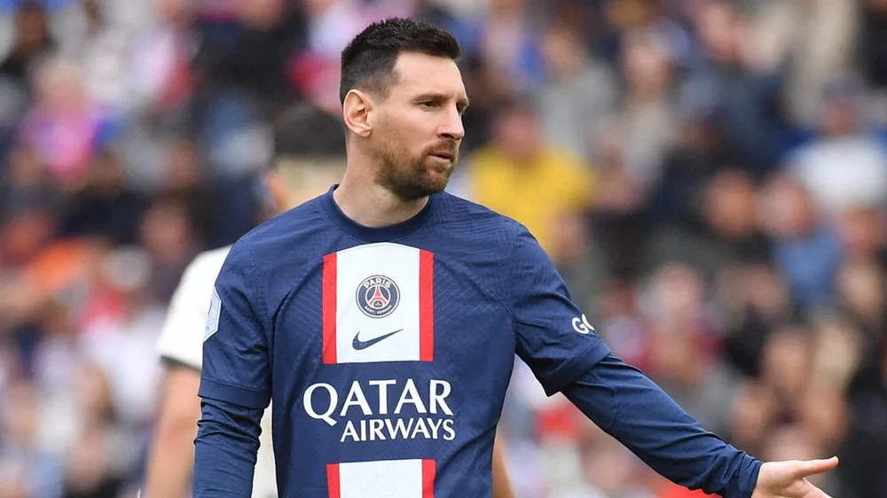 Messi có nhiều khả năng sẽ theo chân Ronaldo sang chơi bóng ở Saudi Arabia. Ảnh: GETTY.