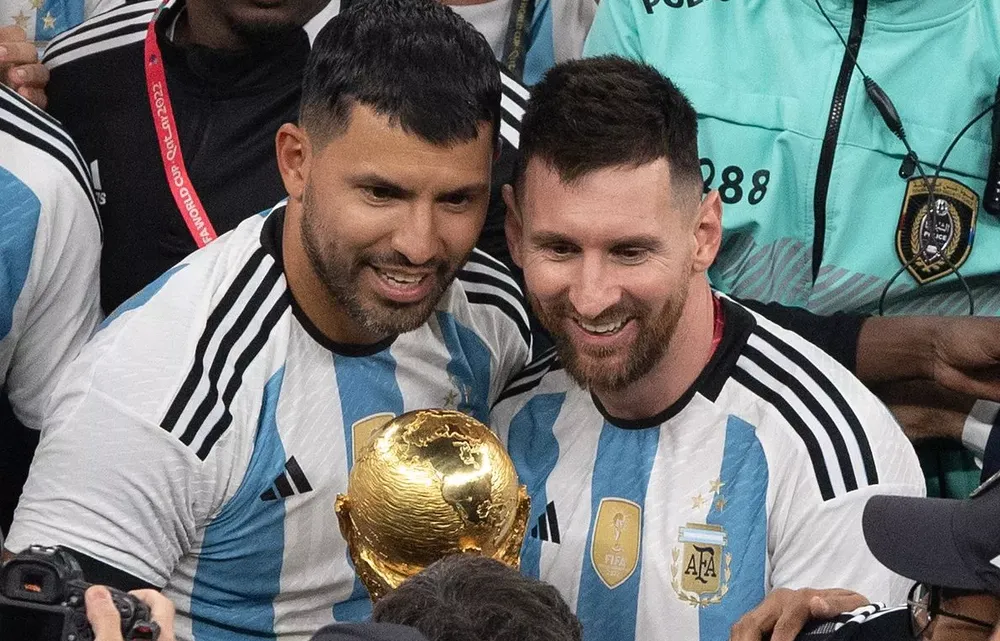 Bạn thân Aguero biết nhiều bí mật của Messi và anh đã bật mí nhà vô địch thế giới 2022 sẽ trở lại Barcelona. Ảnh: GETTY.