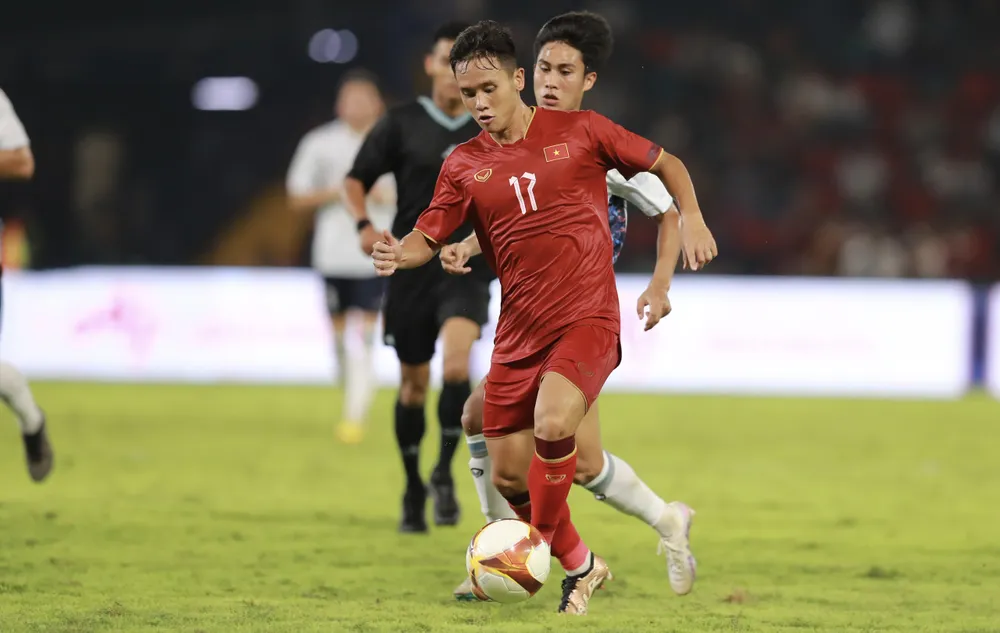 Sau trận ra quân thắng nhẹ Lào 2-0, đội tuyển U-22 Việt Nam có nhiều tiến bộ hơn trong lối chơi ở trận thắng Singapore 3-1. Ảnh: ANH PHƯƠNG.