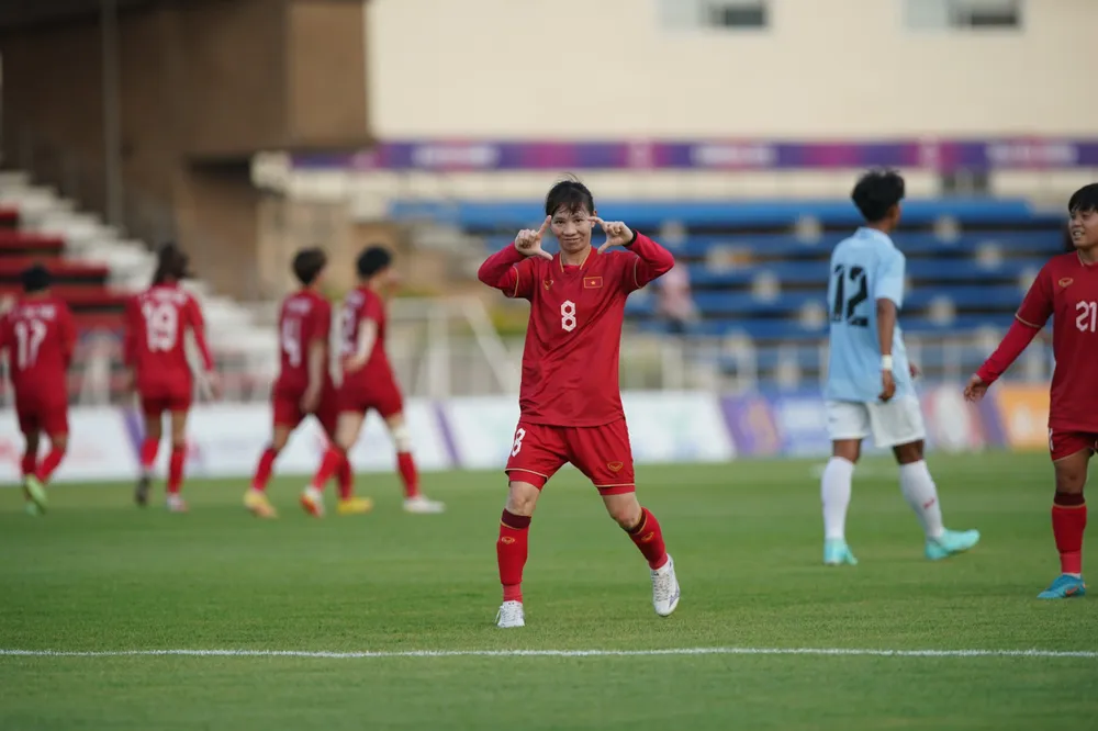 Sau khi ghi bàn, em tạo hai chữ L. Nó chính là luôn luôn cố gắng, luôn luôn nỗ lực trong bất cứ hoàn cảnh nào, cả tập luyện cũng như thi đấu, là tiêu chí hàng đầu của em. Chữ L cũng là chữ viết tắt của “Love”. Em muốn dành tặng bàn thắng cho những người đã luôn yêu thương, theo dõi và bên cạnh em cùng đội tuyển Việt Nam. Em yêu bóng đá. Em yêu tất cả mọi người.