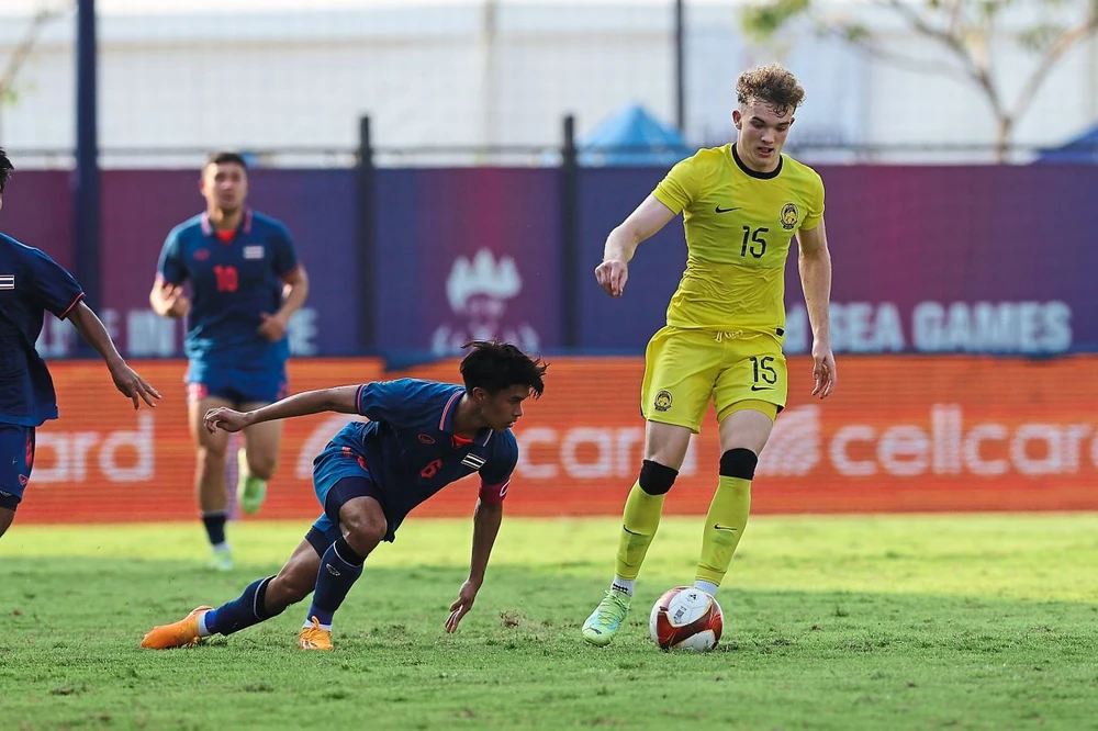 Thái Lan sau trận thắng Malaysia đã mở rộng cửa hơn vào bán kết SEA Games 32. Ảnh: ANH PHƯƠNG. Thái Lan sau trận thắng Malaysia đã mở rộng cửa hơn vào bán kết SEA Games 32. Ảnh: ANH PHƯƠNG.