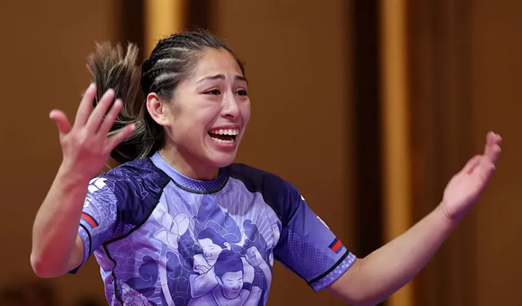 Jessa Khan của chủ nhà Campuchia hạnh phúc sau khi giành ngôi vô địch Ju-Jitsu. Ảnh: ANH PHƯƠNG. Jessa Khan của chủ nhà Campuchia hạnh phúc sau khi giành ngôi vô địch Ju-Jitsu. Ảnh: ANH PHƯƠNG.