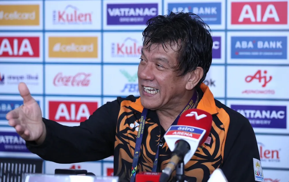 HLV Elavarasan cho biết Malaysia sẽ không buông xuôi trong trận cuối gặp Singapore trước khi về nước. Ảnh: ANH PHƯƠNG. HLV Elavarasan cho biết Malaysia sẽ không buông xuôi trong trận cuối gặp Singapore trước khi về nước. Ảnh: ANH PHƯƠNG.