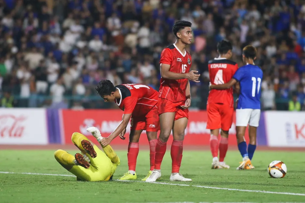 Các tuyển thủ trẻ Indonesia chơi ấn tượng ở vòng bảng SEA Games 32. Ảnh: ANH PHƯƠNG.