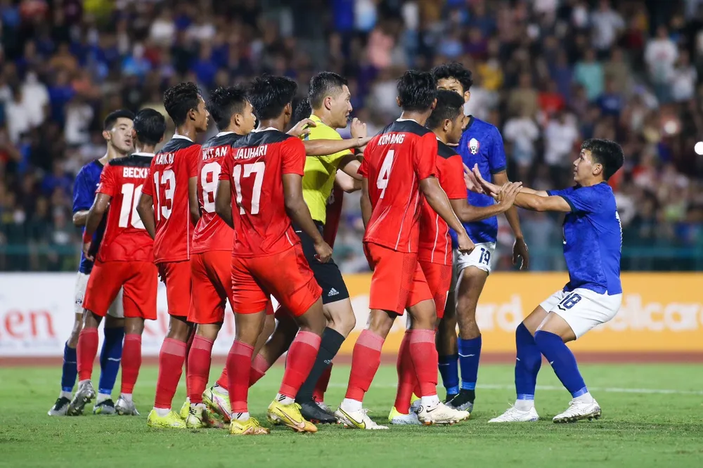 Các học trò ông Indra Sjafri thường chơi áp đảo những đối thủ nhờ đội hình vượt trội. Ảnh: ANH PHƯƠNG.