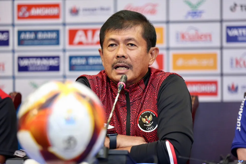 HLV Sjafri hạ quyết tâm cùng học trò vượt qua Thái Lan ở chung kết SEA Games 32 để lên ngôi sau 32 năm vắng bóng. Ảnh: ANH PHƯƠNG.