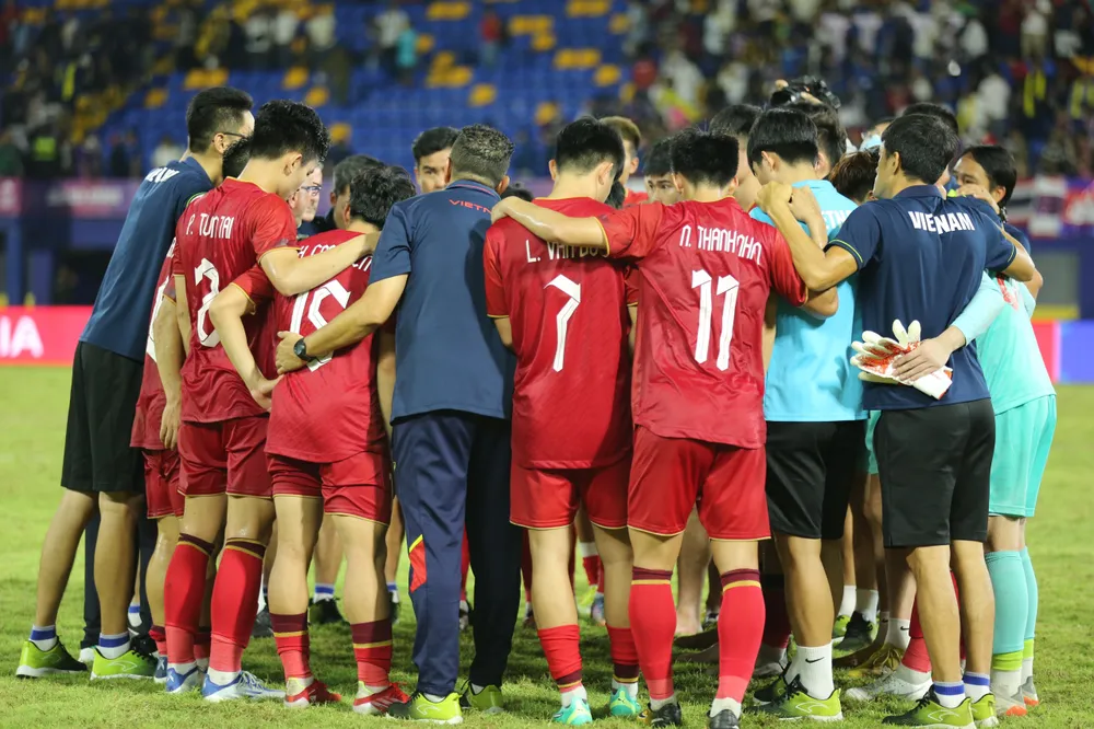 U-22 Việt Nam đồng lòng vượt qua thử thách ở SEA Games 32 trên đất Campuchia. Ảnh: ANH PHƯƠNG.