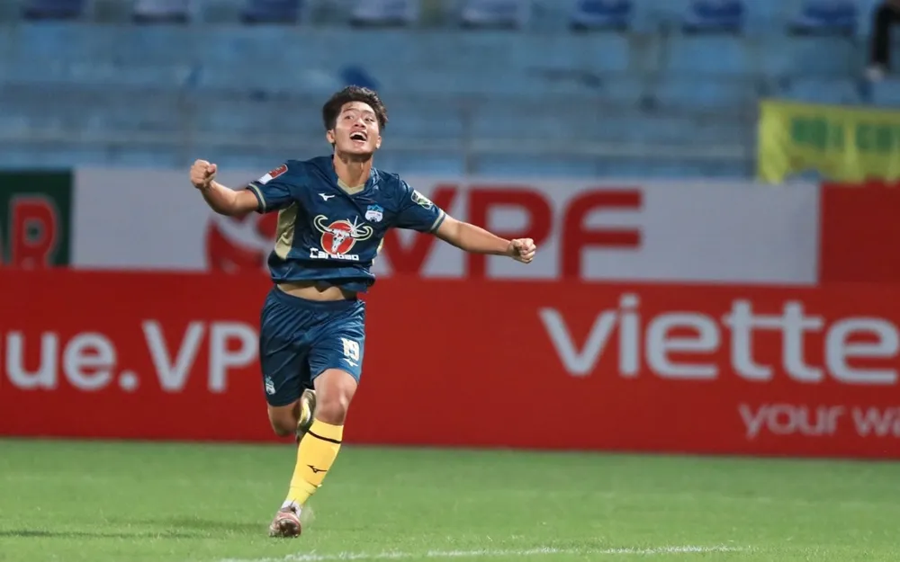 Quốc Việt như một cánh chim ẩn mình trong đội hình U-22 Việt Nam thường bùng nổ khi vào sân từ ghế dự bị. Ảnh: ANH PHƯƠNG.