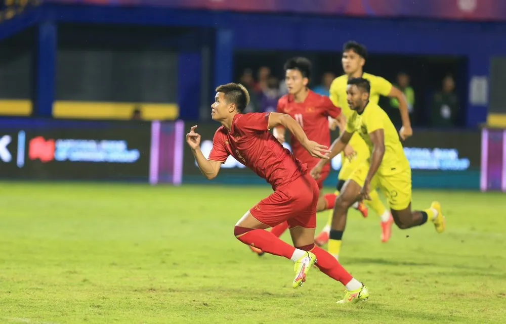 Văn Tùng đang dẫn đầu danh sách dội bom SEA Games 32 với bốn bàn thắng. Ảnh: ANH PHƯƠNG.