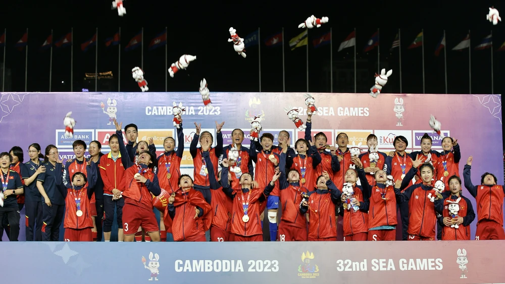 Các nữ tuyển thủ Việt Nam sau chức vô địch SEA Games 32 lại tiếp tục hội quân cho những trận đánh lớn ở World Cup 2023. Ảnh: ANH PHƯƠNG.