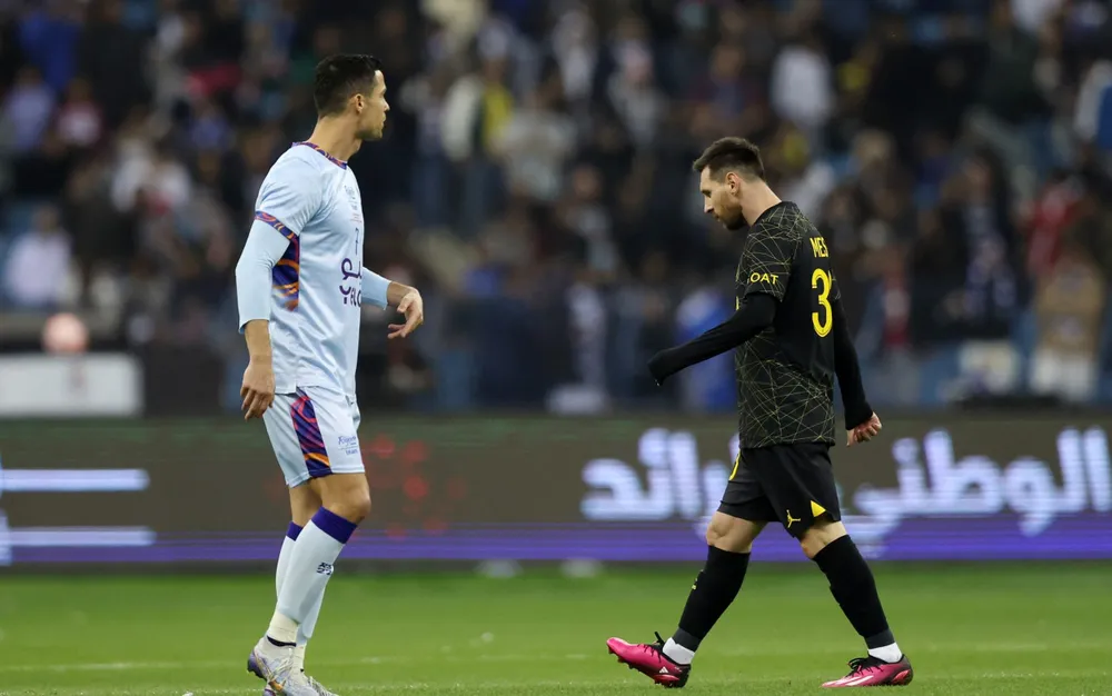 Cuộc tái ngộ ở Vùng Vịnh giữa hai ngôi sao lớn sẽ rất thú vị, nếu Messi chịu theo chân Ronaldo. Ảnh: GETTY.