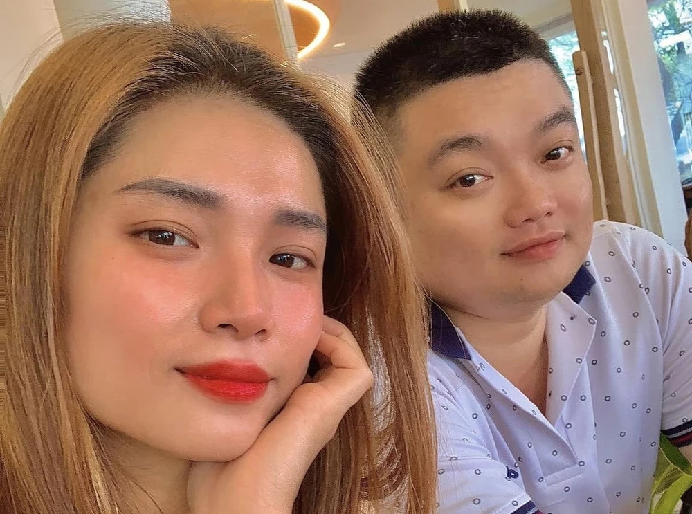 Cũng có những sóng gió trong mối quan hệ của hai nhà vô địch châu Á nhưng rồi cả hai cùng siết chặt tay nhau hứa hẹn đi hết quãng đường còn lại trong cuộc sống với niềm đam mê chung bất tận là cống hiến cho làng bóng ném tỉnh nhà và quốc gia.