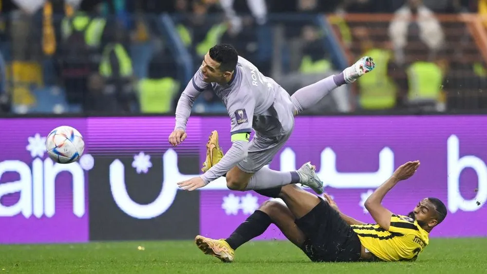 Ronaldo thường là mục tiêu triệt hạ của những đối thủ ở giải Saudi Arabia. Ảnh: GETTY.