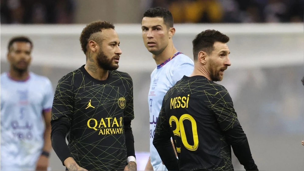Đội bóng nhà giàu Saudi Arabia sẽ trả lương cho Neymar cao hơn cả Ronaldo. Ảnh: GETTY.