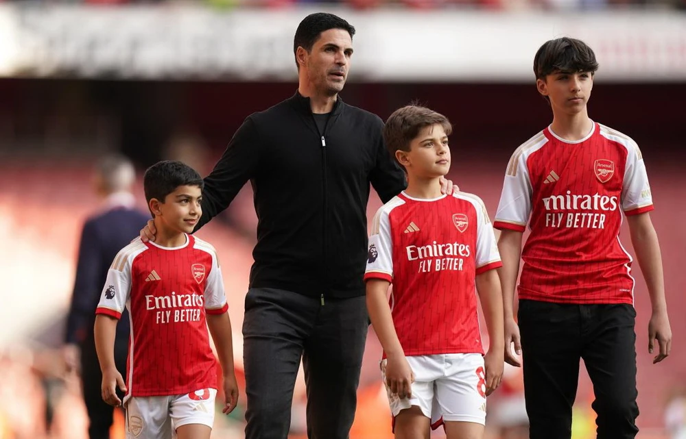 Nhà cầm quân người Tây Ban Nha đang cảm thấy hạnh phúc ở Anh và không muốn chuyển đến Pháp. Ảnh: GETTY.