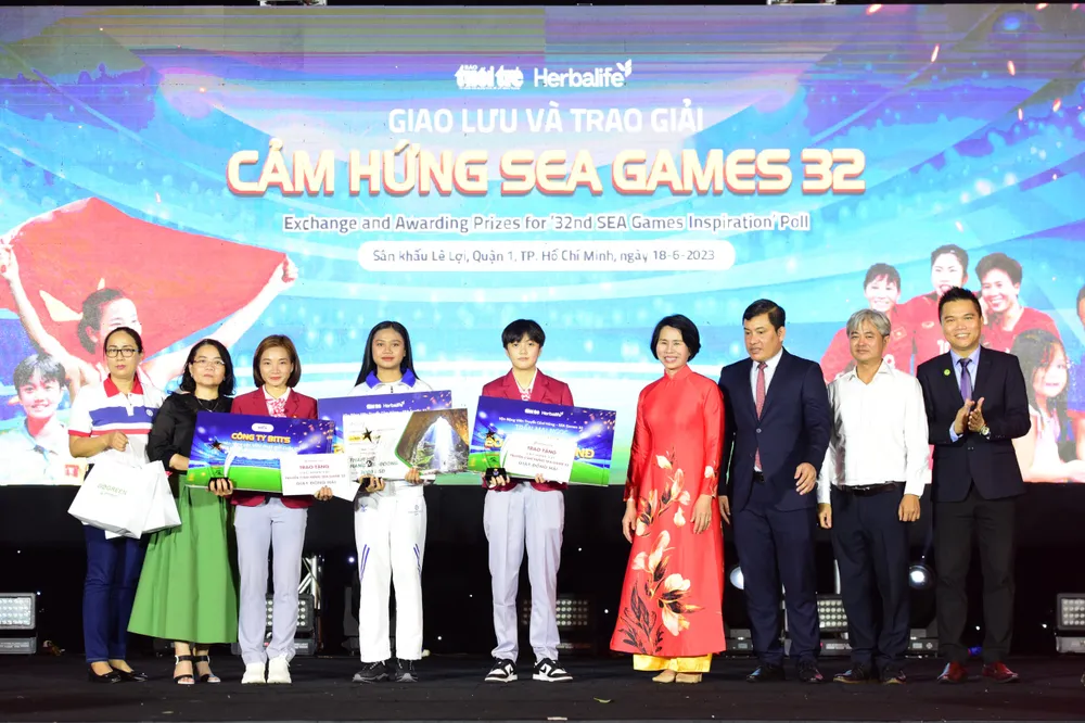 Báo Tuổi Trẻ bình chọn Nhân vật truyền cảm hứng tại SEA Games 32 dành cho tất cả VĐV, đến từ bất kỳ quốc gia nào, không chỉ là chiến thắng, miễn sao màn trình diễn của họ thực sự chạm đến con tim của người hâm mộ.