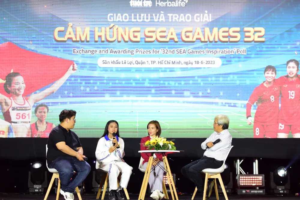 Phần thưởng Chương trình Cảm hứng SEA Games trao tặng dành cho các VĐV đoạt giải là 20 triệu đồng mỗi người. Ngoài ra, còn có một số doanh nghiệp đồng cảm với các câu chuyện từ những VĐV truyền cảm hứng SEA Games 32 đã trao tặng nhiều phần quà đến những người đoạt giải.