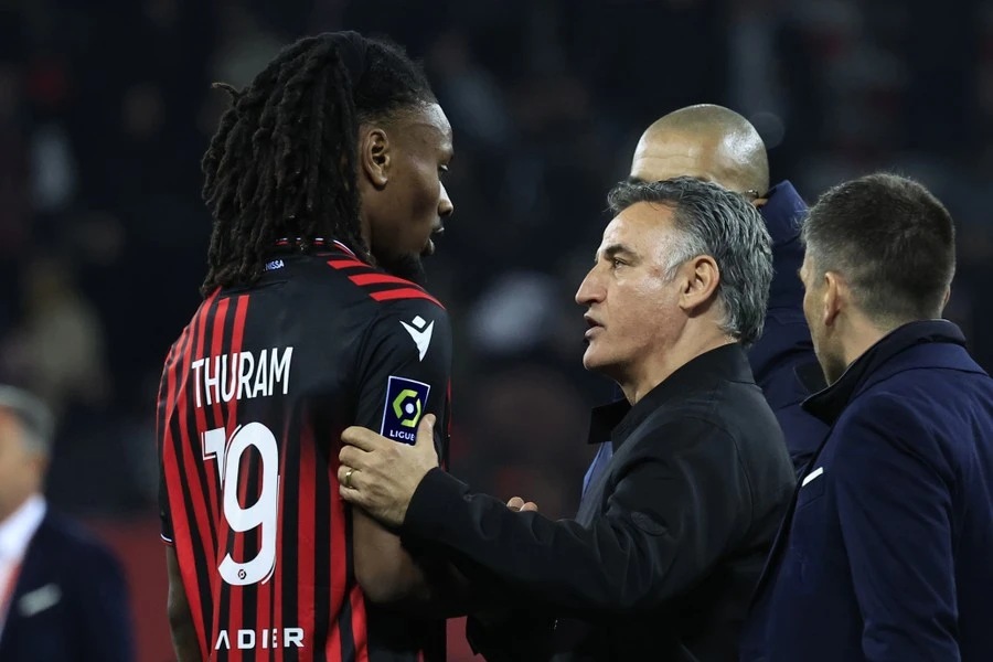 HLV Galtier cùng con trai có thể bị giam giữ để thẩm vấn trong 24 giờ, sau đó hoặc trả tự do, hoặc bị quản thúc. Ảnh: GETTY.