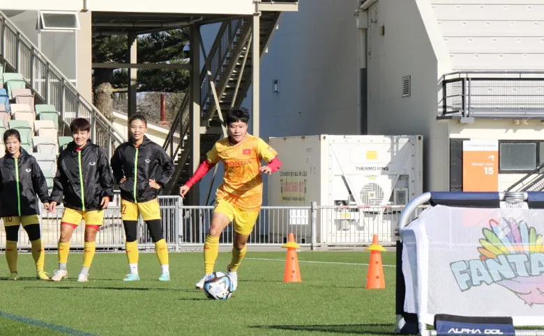 Tuyển nữ Việt Nam có hai buổi tập trên đất New Zealand. Ảnh: VFF.