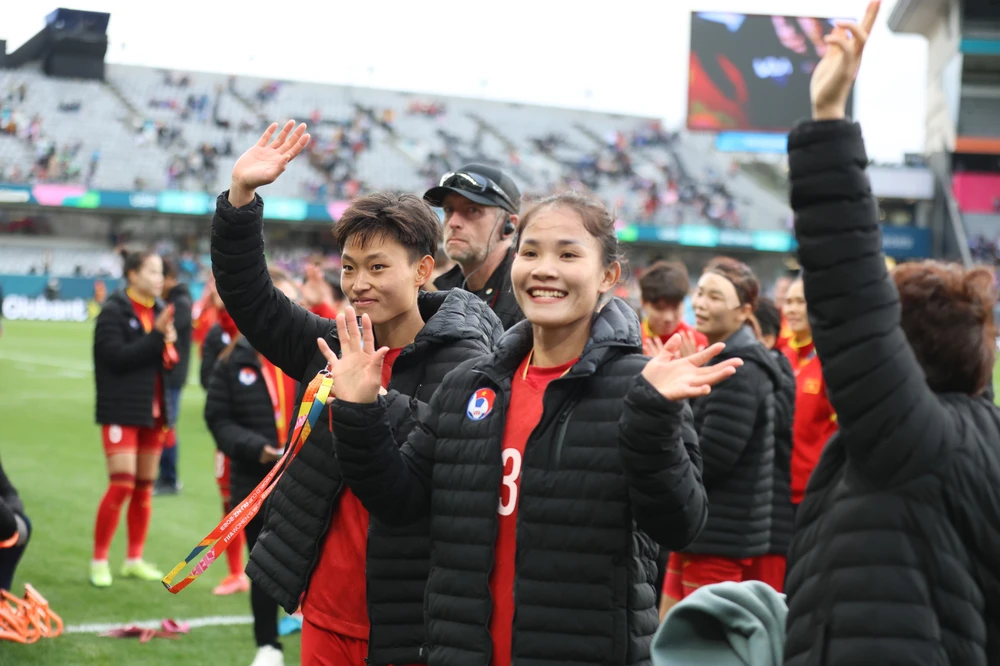 Đội phó tuyển nữ Việt Nam rạng rỡ khi góp mặt ở một vòng chung kết World Cup bên nữ tiền vệ Hải Linh. Ảnh: ANH ĐỒNG.
