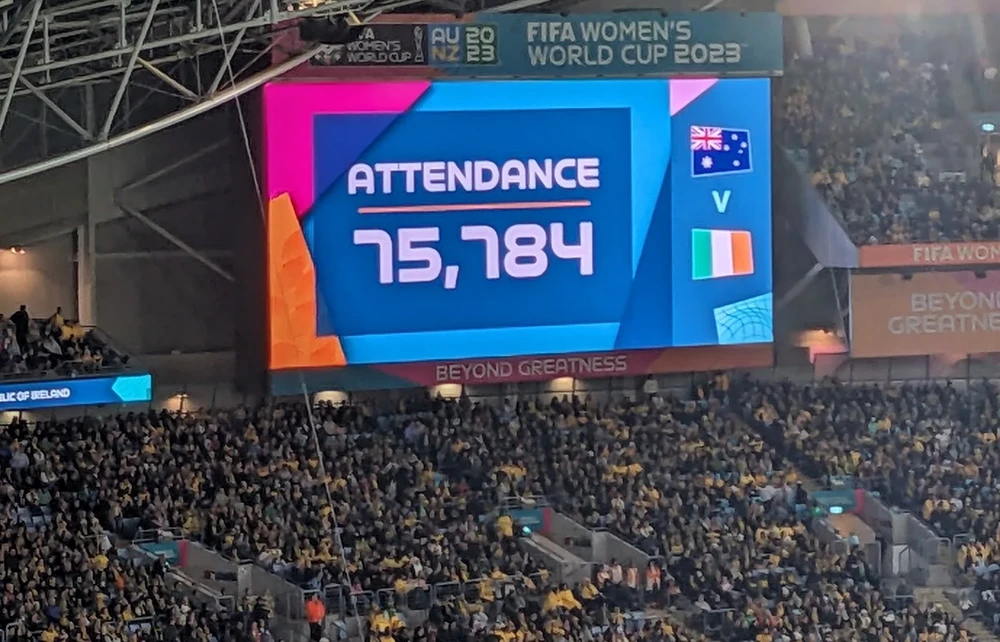 Khán giả đến sân đông nhất World Cup 2023 ở vòng bảng trong trận Úc tiếp khách Cộng hòa Ireland. Ảnh: AN.