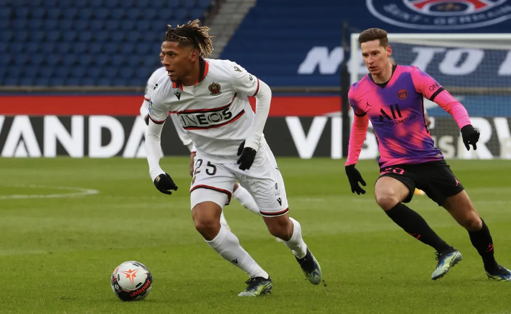 Todibo lọt vào tầm ngắm của Man United để thay thế Maguire. Ảnh: GETTY.