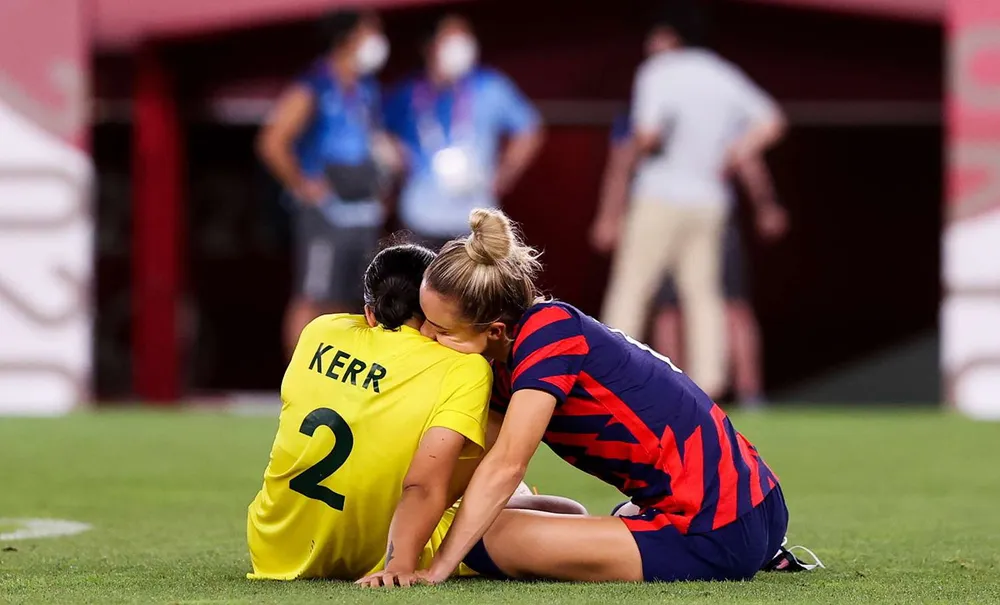 Sam Kerr gắn bó với bạn gái cũng là một nữ cầu thủ bóng đá Mỹ hơn hai năm qua. Ảnh: GETTY.