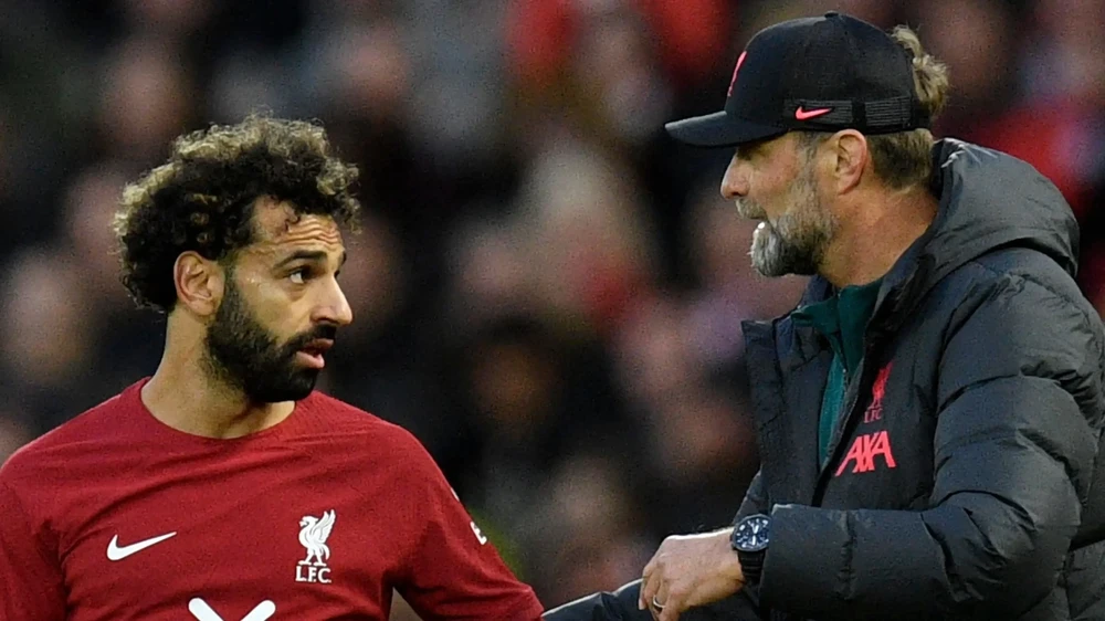 HLV Klopp nhiều lần khẳng định Salah không phải để bán nhưng đối thủ của ông vẫn không chịu nghe. Ảnh: GETTY.