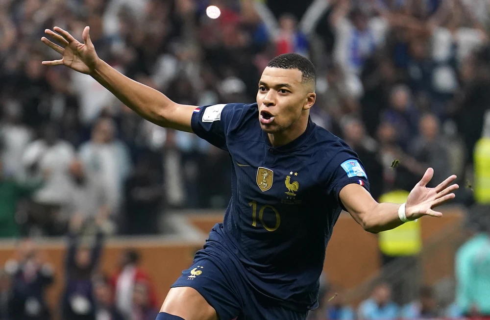 Tiền đạo người Pháp không gia hạn hợp đồng với PSG cũng chưa nói rõ ý định sẽ đầu quân cho CLB nào sau khi trở thành cầu thủ tự do vào mùa hè năm sau. Ảnh: GETTY. mbappe-real.jpg