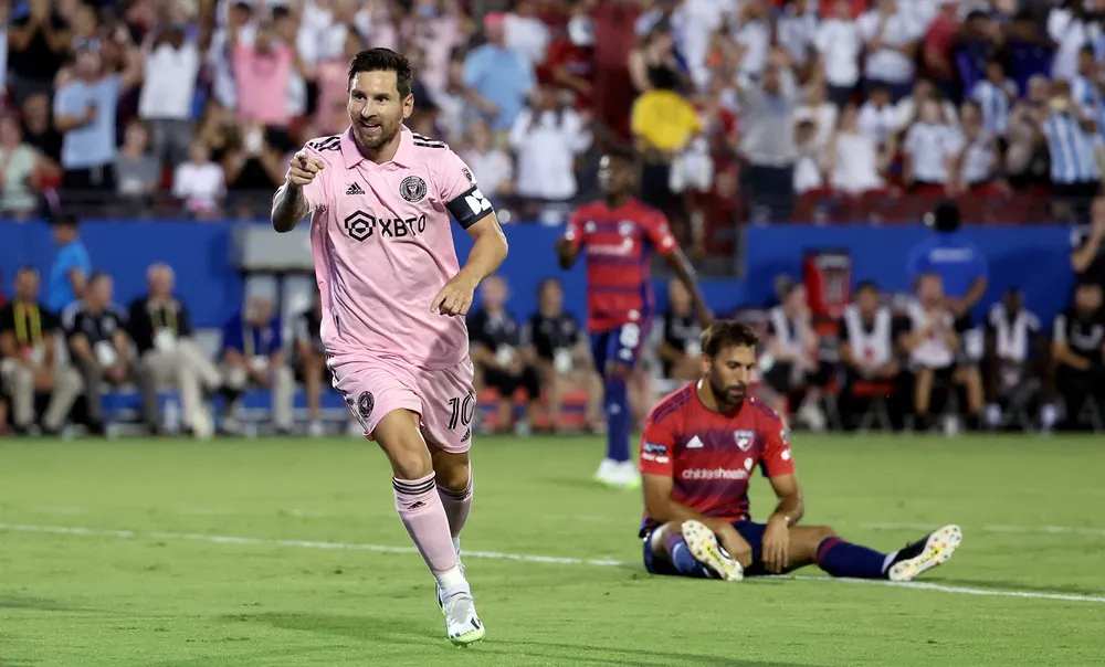 Tiền đạo người Argentina sẽ phải ra sân để tìm chiến thắng cho Miami. Ảnh: GETTY. messi-miami.jpg