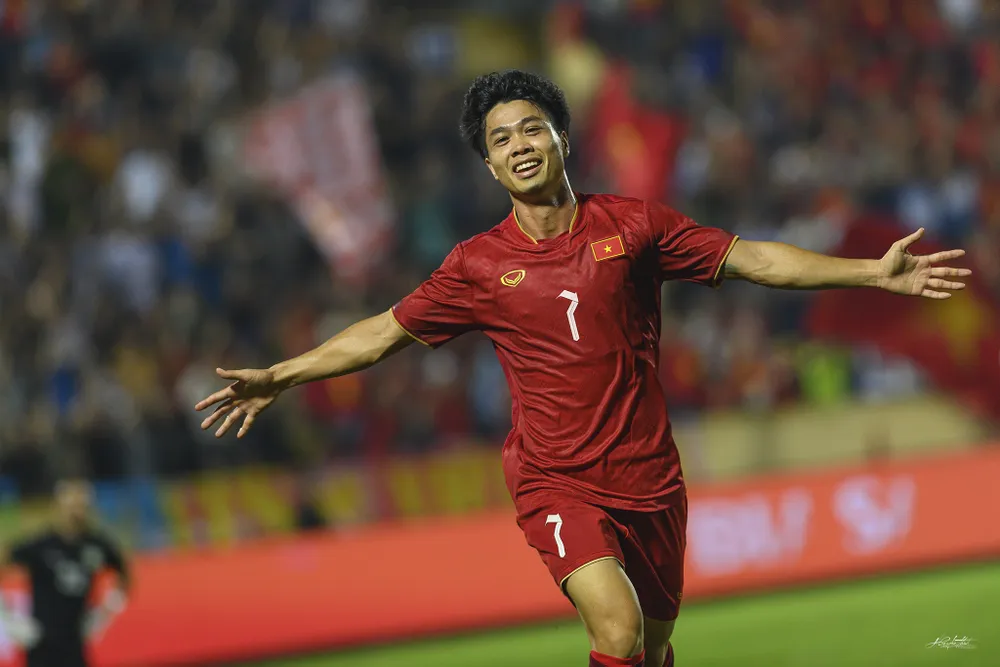 Công Phượng ghi bàn cho đội tuyển Việt Nam trong trận giao hữu thắng Palestine 2-0. Ảnh: ANH THỊNH. cong-phuong-yokohama-1.jpg