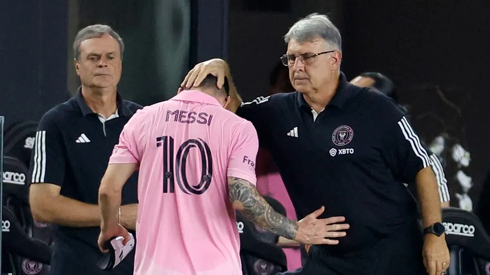 Tiền đạo người Argentina đã phải thay ra trong trận đấu gần nhất do quá tải. Ảnh: GETTY. Messi-Miami.png
