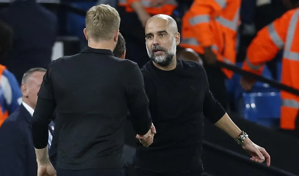 HLV Pep Guardiola giúp học trò toàn thắng ở giải Premier League với sáu trận đấu. Ảnh: GETTY. Pep-man-city-.jpg