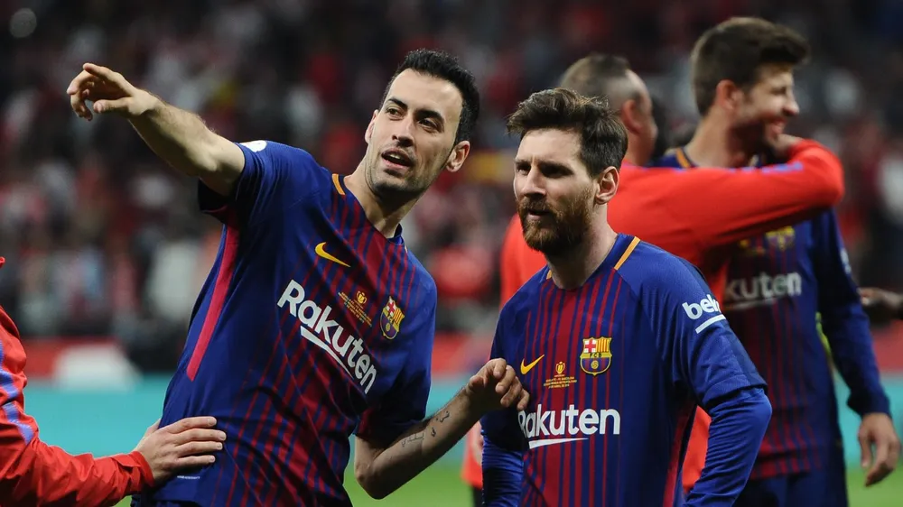 Tiền đạo người Argentina và đồng đội cũ Busquets của Barca một thời đều đã đầu quân cho CLB Inter Miami. Ảnh: GETTY. messi-busquets.jpg