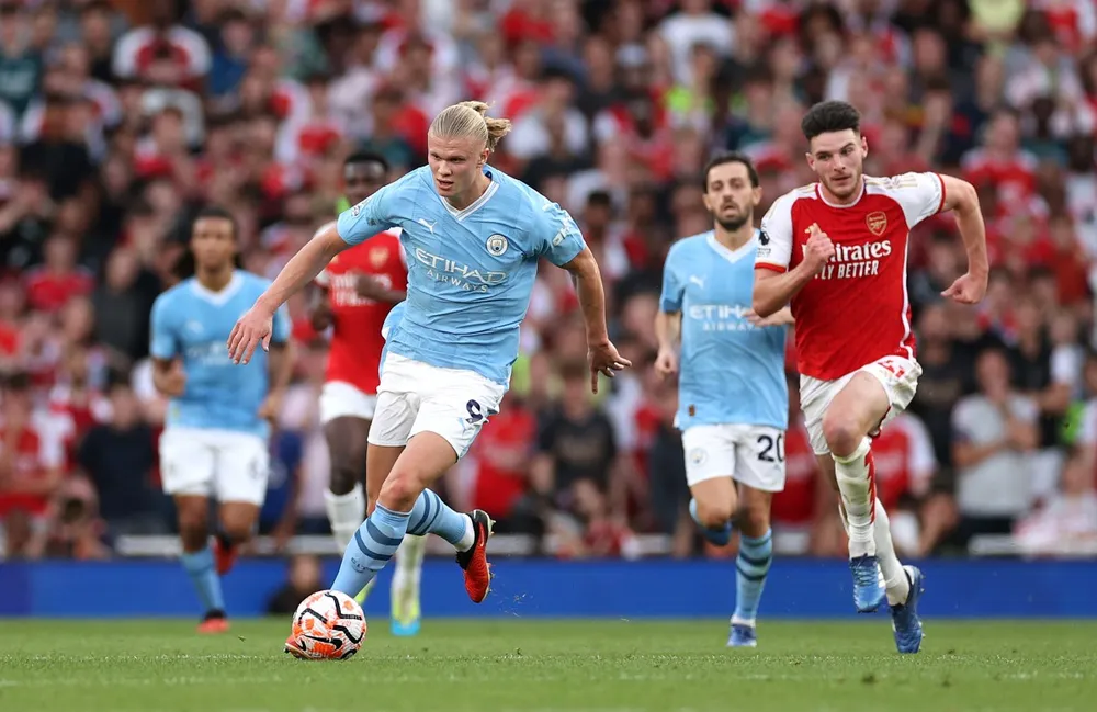 Haaland không có nhiều bóng ở trận gặp Arsenal khi bị đối thủ phong tỏa chặt chẽ. Ảnh: GETTY. Haaland-arsenal.jpg