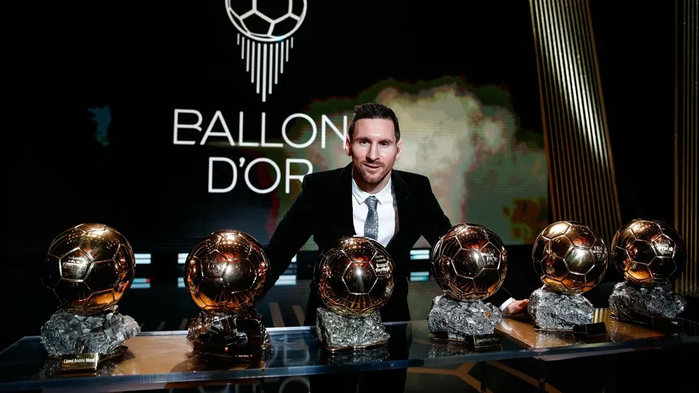 Tiền đạo người Argentina sắp sửa đào sâu thêm kỷ lục đăng quang Quả bóng vàng. Ảnh: GETTY. messi-Ballon-dor.jpg