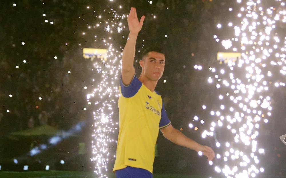 CLB Al Nassr làm lễ tôn vinh Ronaldo và đảm bảo anh ở lại đến năm 42 tuổi. Ảnh: GETTY. ronaldo-portugal.png