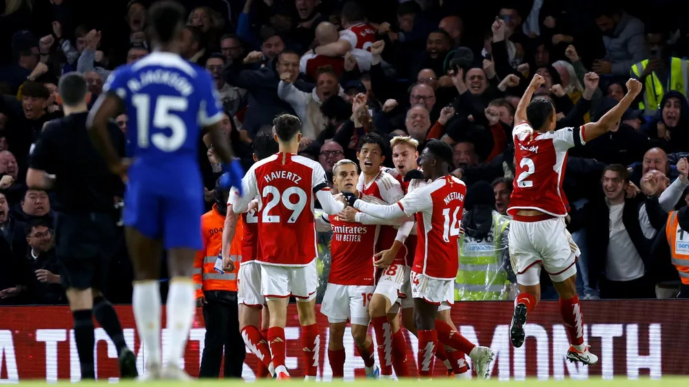 May mắn cho Arsenal không thua ở sân Chelsea nhờ sự tỏa sáng của Declan Rice và Trossard. Ảnh: GETTY. chelsea-arsenal.jpg
