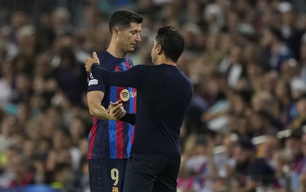 HLV Xavi cho rằng Barca đã chơi tốt hơn nhưng không tận dụng thời cơ hiệu quả như đối thủ lớn Real Madrid. Ảnh: GETTY. xavi-lewan.jpg