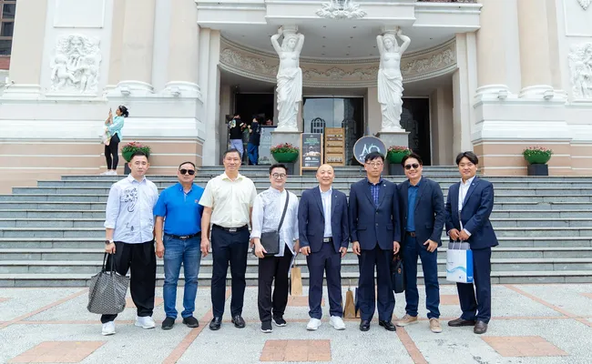 Đoàn công tác của Hiệp hội Võ thuật Thế giới tham quan và khảo sát các địa điểm tổ chức Tuần lễ giao lưu Võ thuật tổ chức vào tháng 12-2023. Ảnh: HẢI ANH. image-249.png