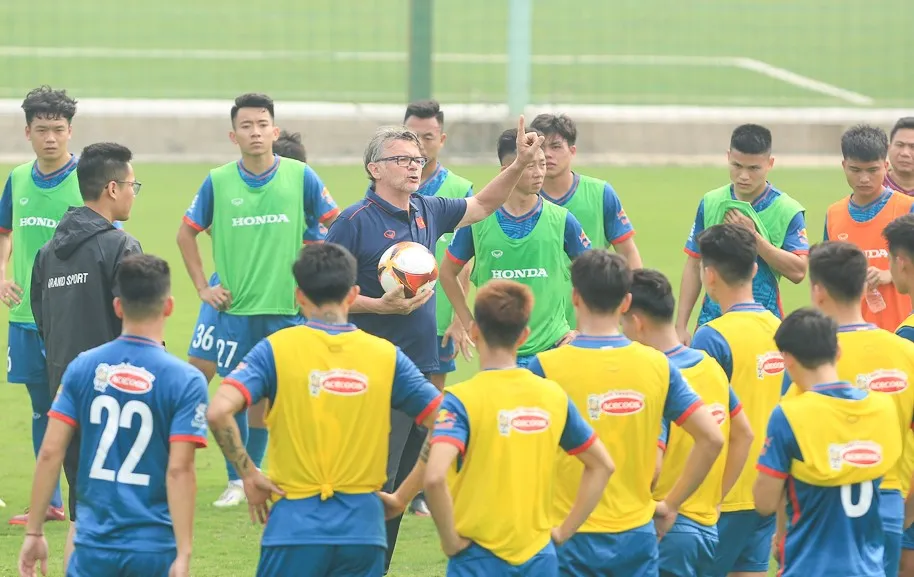 Thầy trò Troussier sẽ chơi vòng chung kết U-23 châu Á 2024 vào tháng 4 năm sau tại Qatar. Ảnh: AN. thầy trò Troussier