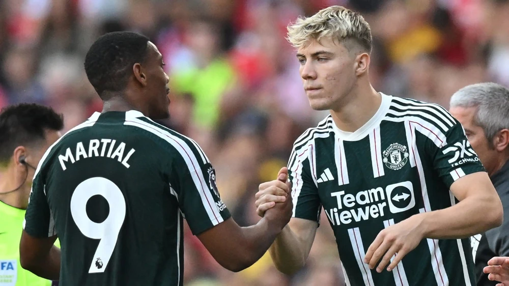 man-united-ghi-ban-kem-hlv-erik-ten-hag-mong-rashford-phuc-hoi (4).jpg