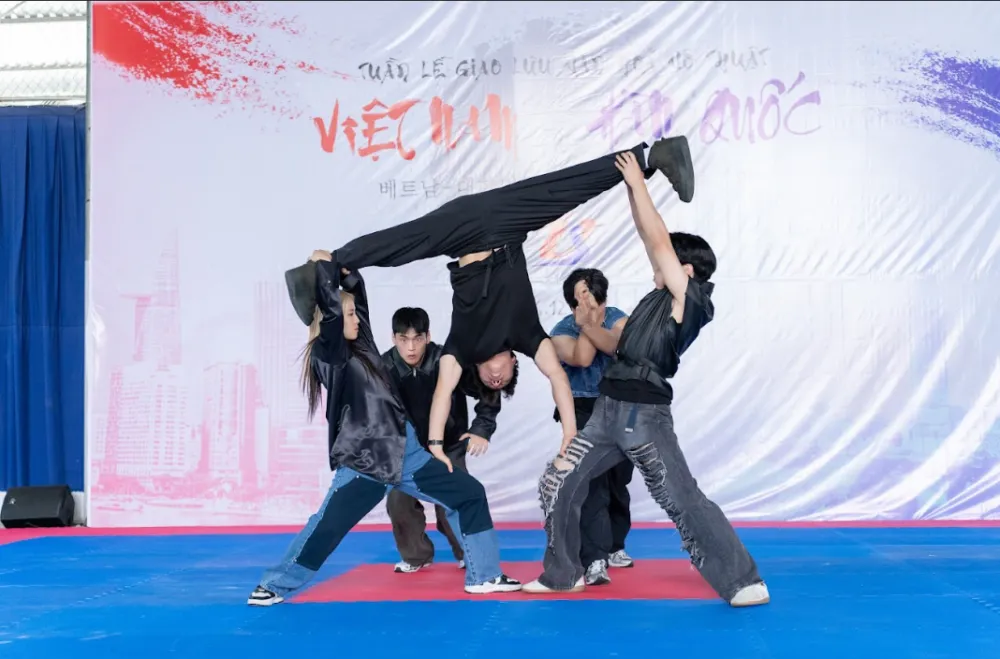 womau-taekkyeon-ssireum-han-quoc-nang-tam-vo-hoc-o-ivs (2).png